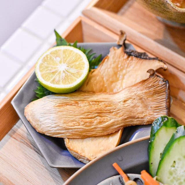 特大エリンギ 2本 | 坂ノ途中 | サステナブルな有機野菜と食品通販