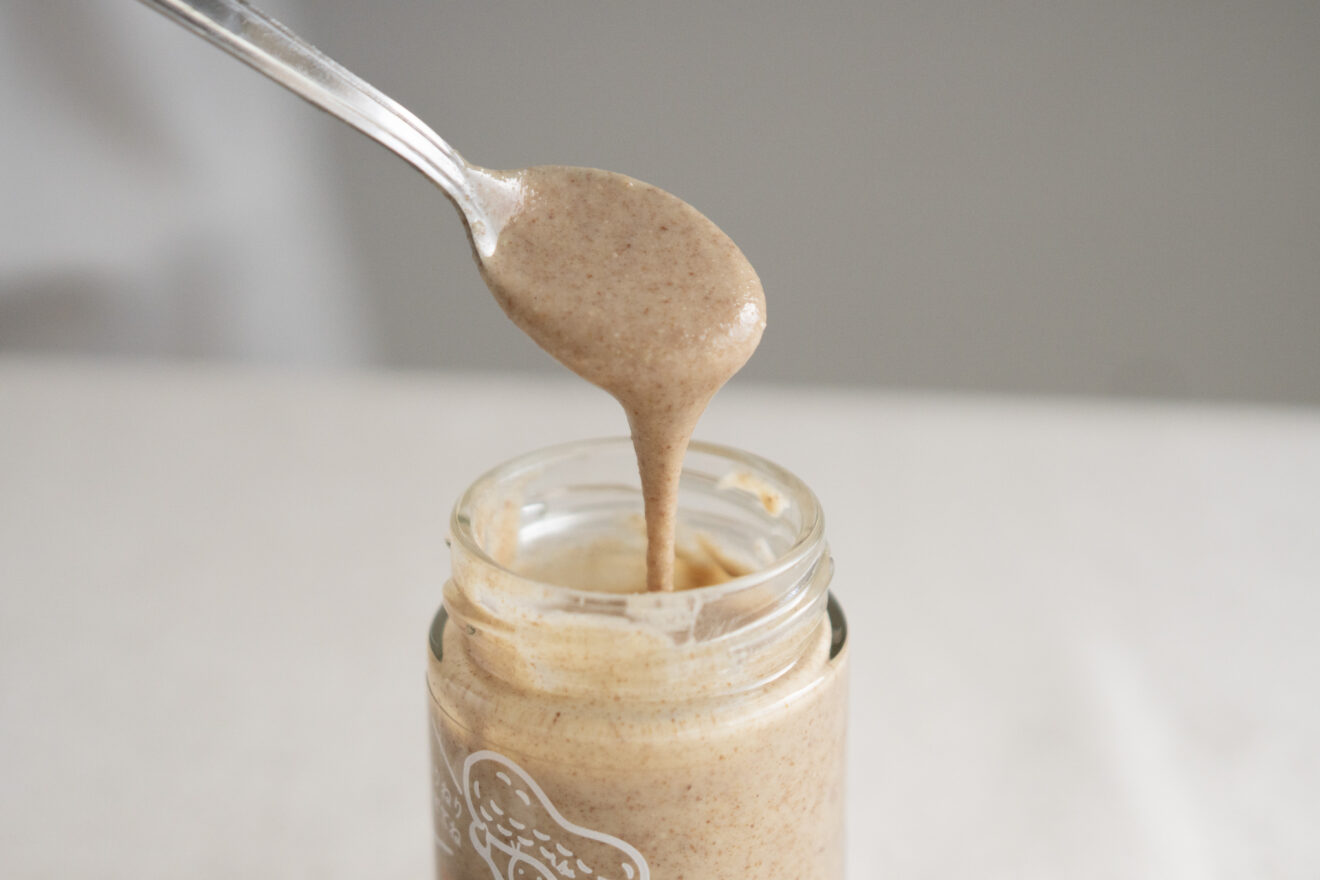 ニコニコヤサイのピーナッツバター 100g | 坂ノ途中 | サステナブルな